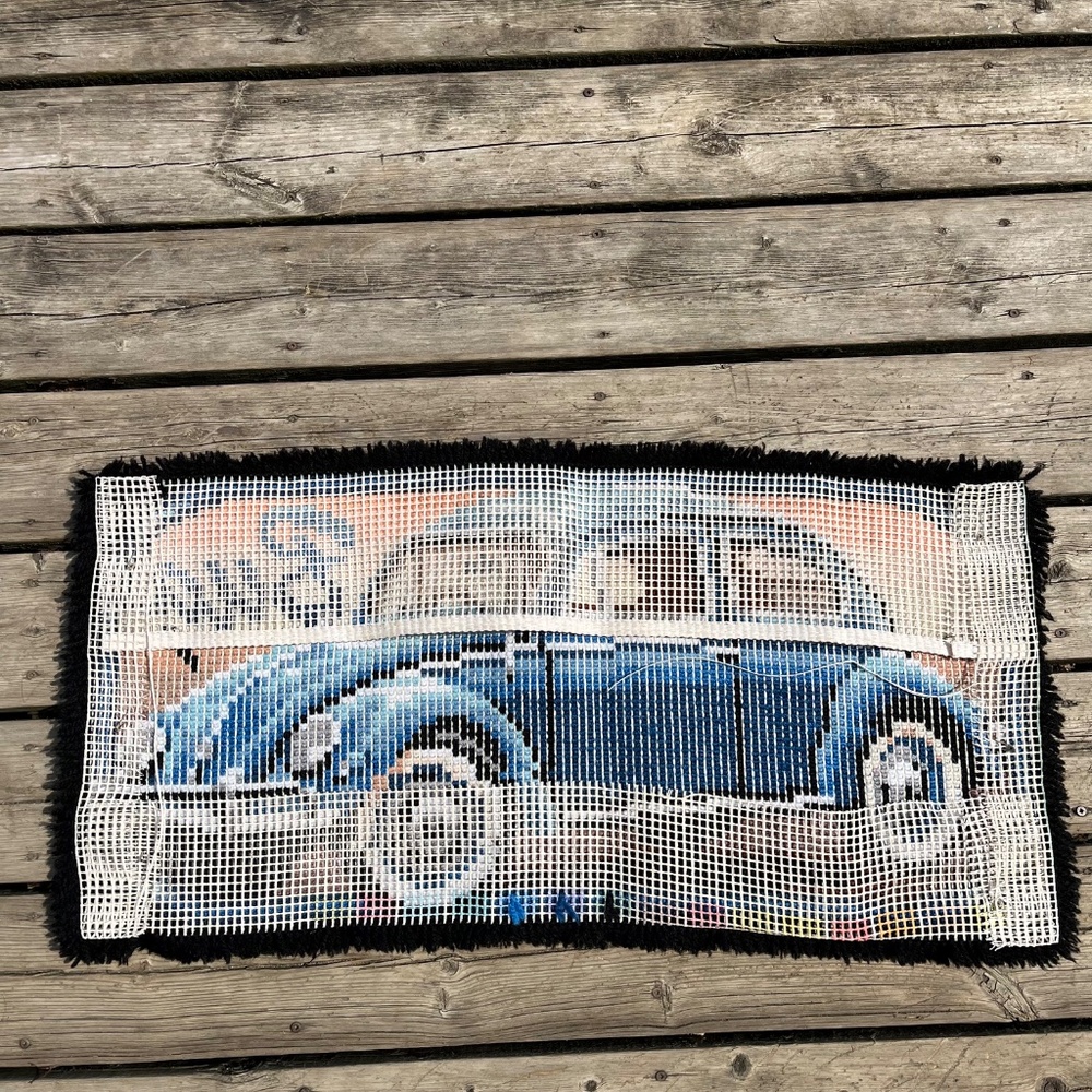 Vintage VW Bug Latchhook Wall Hanging / Tapestry - Picture 4 of 5
